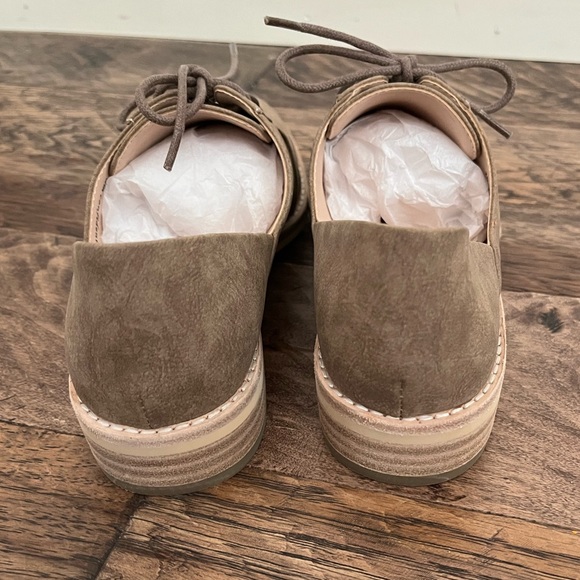 Mercy Made Vegan Sage Taupe Oxford - Picture 4 of 6